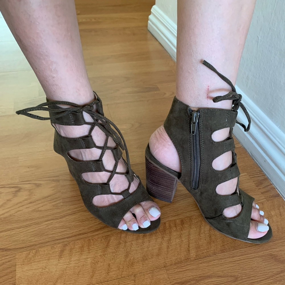Steve Madden lace sandals